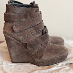 Stuard Weitzman bootie